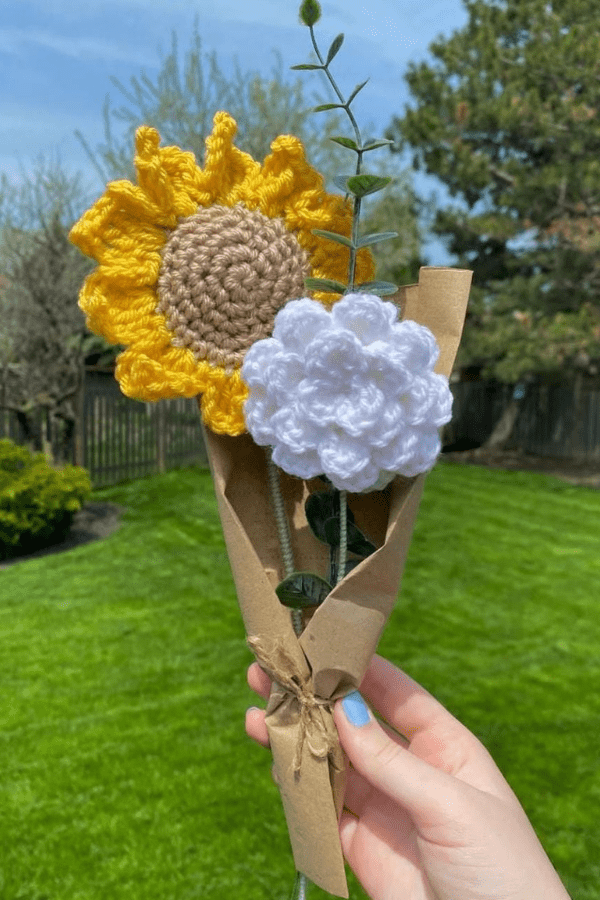 Crochet Yellow and White Flowers